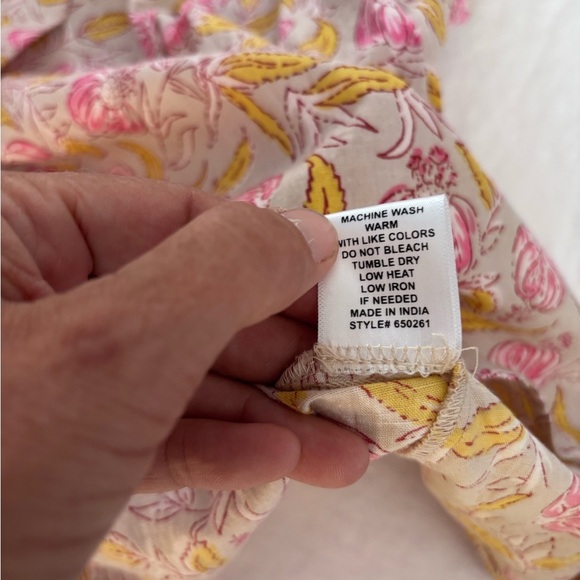 Ivy James High Neck Ruffles Sleeveless Floral Pleated Accent Top NWT Size XS - Picture 13 of 13